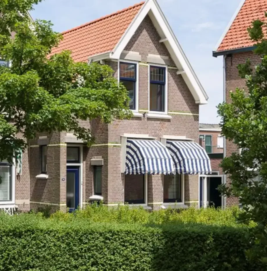Kozijnen K-vision City in een huis.